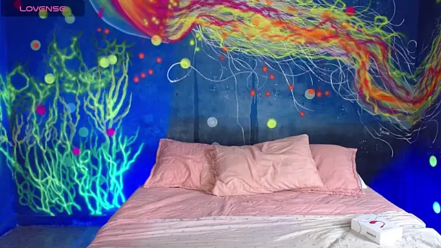 lucie petite online show from 09-18-25, 06:22