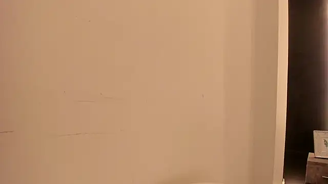 Snapshot of Alahiaa_ chatting on 10-19-25, 04:37 Alahiaa online show from 10-19-25, 04:37