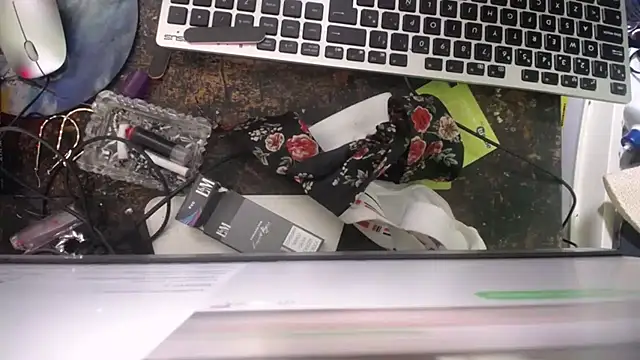 Snapshot of jazmin_mature_ chatting on 10-28-25, 12:59 jazmin mature online show from 10-28-25, 12:59