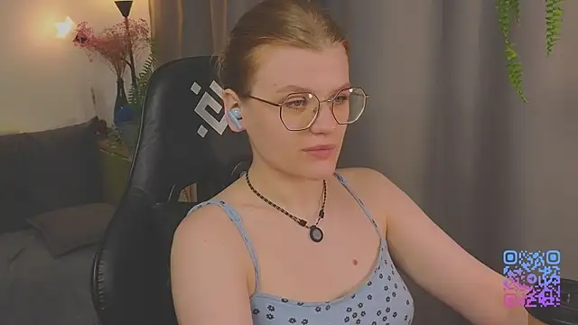 Snapshot of _JessieVibes chatting on 06-28-26, 01:39 JessieVibes online show from 06-28-26, 01:39