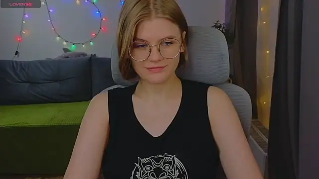 Snapshot of _JessieVibes chatting on 11-19-25, 01:33 JessieVibes online show from 11-19-25, 01:33