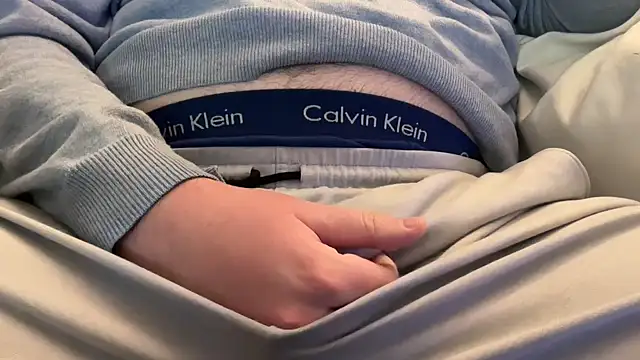 Snapshot of bmore235 chatting on 12-17-25, 09:42 bmore235 online show from 12-17-25, 09:42