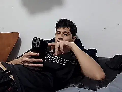 PerroDemonioHot online show from 12-22-25, 12:44