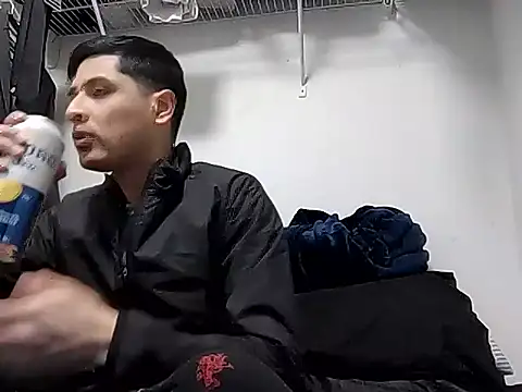 Snapshot of PerroDemonioHot chatting on 02-14-26, 12:44 PerroDemonioHot online show from 02-14-26, 12:44