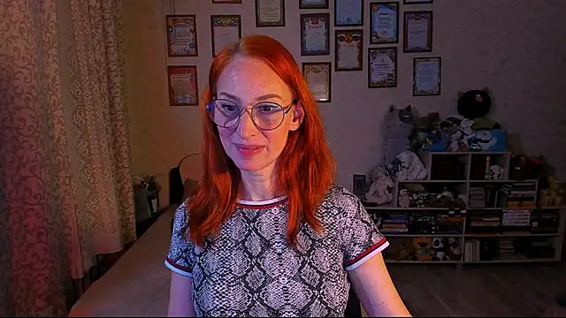 Snapshot of red_rocco chatting on 02-27-25, 07:04 red rocco online show from 02-27-25, 07:04
