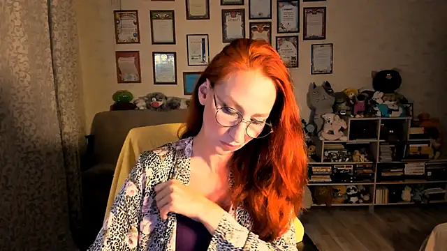 Snapshot of red_rocco chatting on 10-17-25, 03:47 red rocco online show from 10-17-25, 03:47