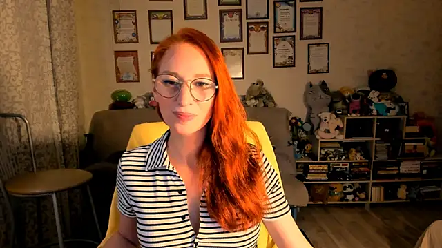 Snapshot of red_rocco chatting on 10-16-25, 04:26 red rocco online show from 10-16-25, 04:26