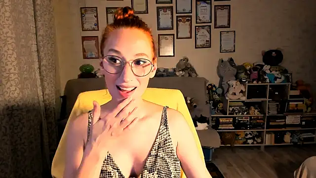 Snapshot of red_rocco chatting on 10-18-25, 03:47 red rocco online show from 10-18-25, 03:47
