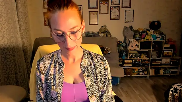 Snapshot of red_rocco chatting on 09-17-25, 03:47 red rocco online show from 09-17-25, 03:47