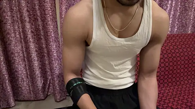 hot hunk boy online show from 02-10-26, 09:52