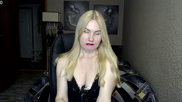 Snapshot of _Mire11a69 chatting on 02-15-25, 05:28 Mire11a69 online show from 02-15-25, 05:28