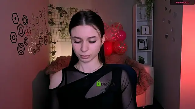 Snapshot of flora_ri chatting on 02-24-26, 10:49 flora ri online show from 02-24-26, 10:49