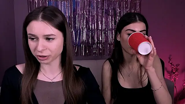 Snapshot of flora_ri chatting on 02-25-26, 10:37 flora ri online show from 02-25-26, 10:37