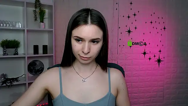 Snapshot of flora_ri chatting on 02-17-26, 04:48 flora ri online show from 02-17-26, 04:48