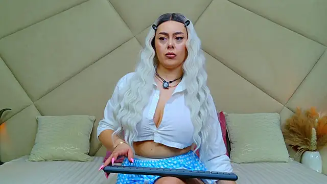 ChloeFrost online show from 02-11-26, 06:13