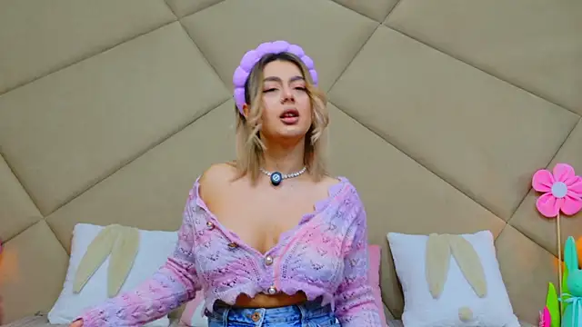 ChloeFrost online show from 04-09-26, 05:20