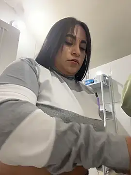 Miia Jazmin online show from 11-04-25, 04:11