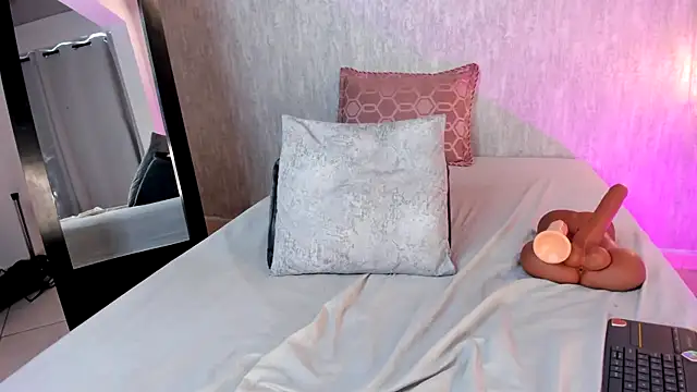 isabella zc online show from 02-26-25, 05:53