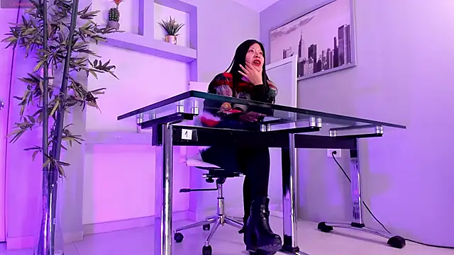 hannah howeell   online show from 03-10-25, 09:56