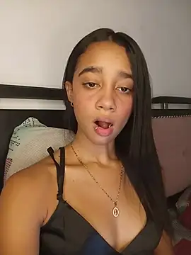 Snapshot of Zoe_Sweett18 chatting on 07-08-26, 06:30 Zoe Sweett18 online show from 07-08-26, 06:30