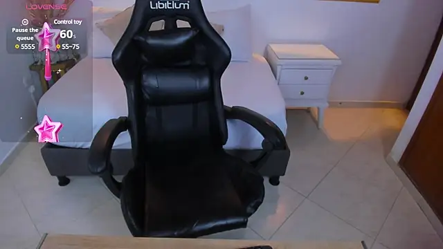 yesenia25 x online show from 02-04-25, 07:11