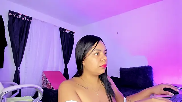 Snapshot of ashanty_b5 chatting on 02-09-26, 02:26 ashanty b5 online show from 02-09-26, 02:26