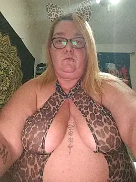 diosacurvy1984 online show from 11-09-25, 04:55