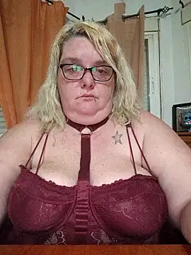 diosacurvy1984 online show from 04-21-26, 07:37