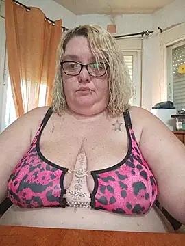 diosacurvy1984 online show from 05-12-26, 04:35