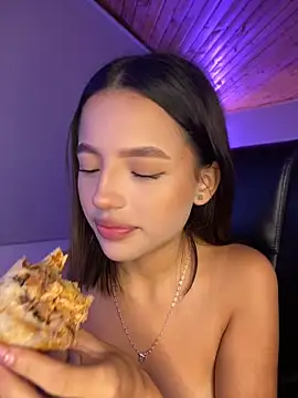 Sofia18 pinkk online show from 05-15-26, 10:52
