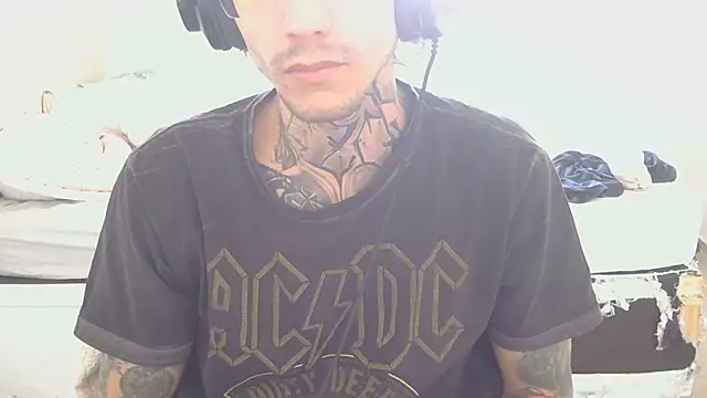 Snapshot of smokingink chatting on 07-21-26, 02:18 smokingink online show from 07-21-26, 02:18