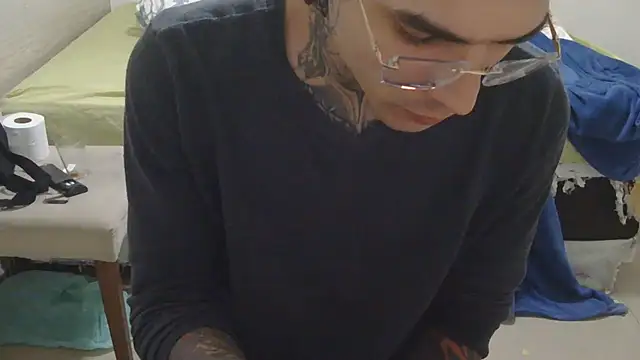 Snapshot of smokingink chatting on 07-04-26, 05:36 smokingink online show from 07-04-26, 05:36