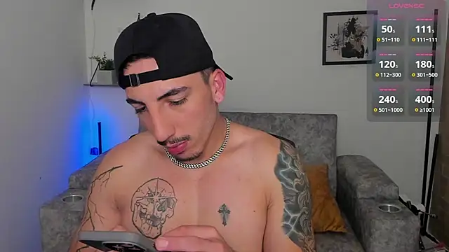 dylanspencer28 online show from 10-30-25, 02:21