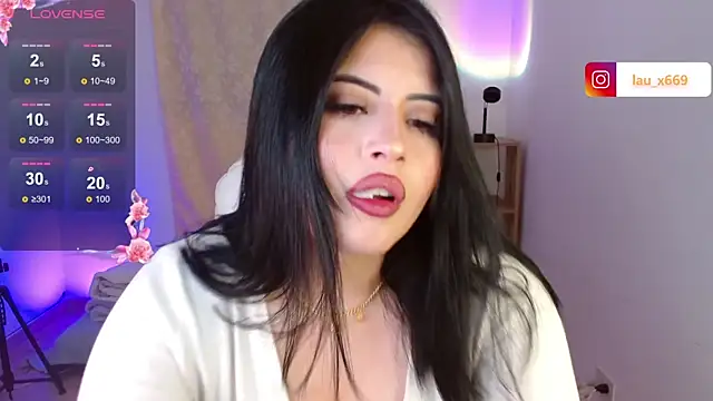 Snapshot of isabella1616 chatting on 10-07-25, 04:02 isabella1616 online show from 10-07-25, 04:02