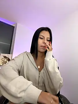 Snapshot of Michell_sr chatting on 10-02-25, 01:09 Michell sr online show from 10-02-25, 01:09