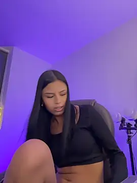 Snapshot of Michell_sr chatting on 09-16-25, 01:17 Michell sr online show from 09-16-25, 01:17