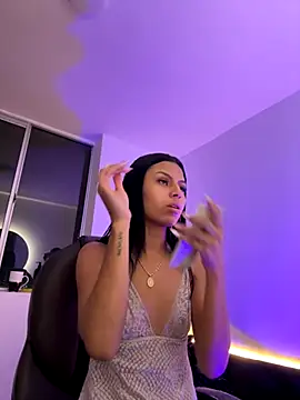 Snapshot of Michell_sr chatting on 10-09-25, 11:38 Michell sr online show from 10-09-25, 11:38