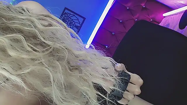 Snapshot of Arlet_Zenere chatting on 01-19-25, 01:55 Arlet Zenere online show from 01-19-25, 01:55