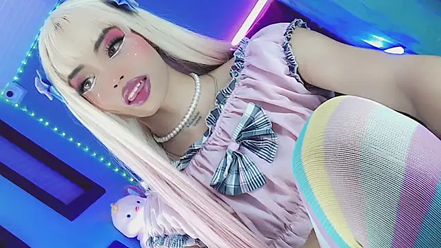 Snapshot of Arlet_Zenere chatting on 02-06-25, 09:00 Arlet Zenere online show from 02-06-25, 09:00