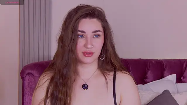 KiraBarlows online show from 05-18-26, 08:13