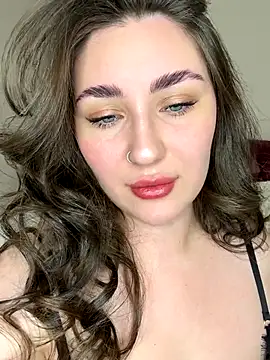 KiraBarlows online show from 11-18-25, 08:23