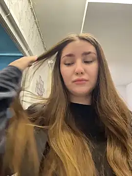 KiraBarlows online show from 04-11-26, 07:28