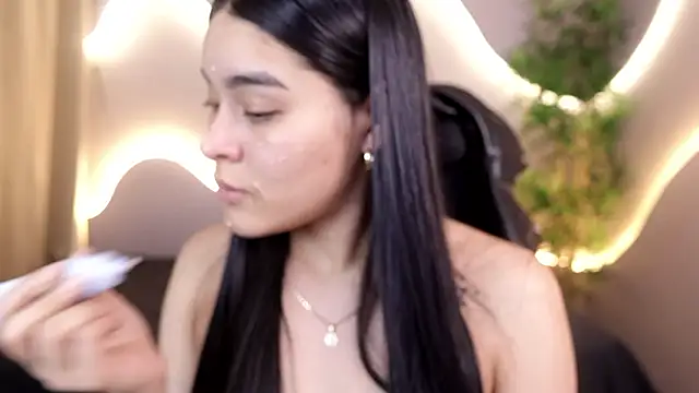 Snapshot of camilapersy chatting on 02-04-26, 04:29 camilapersy online show from 02-04-26, 04:29