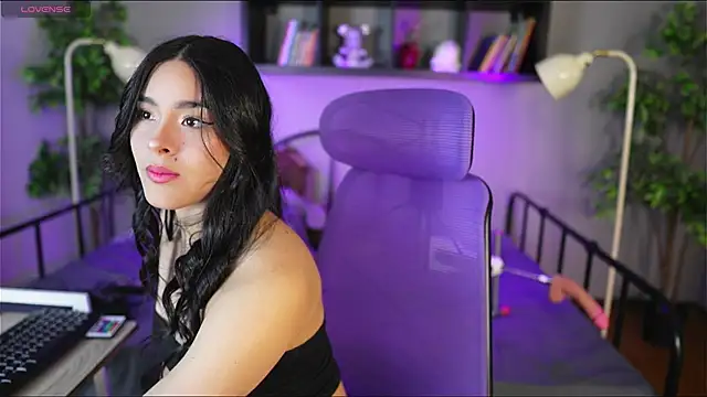 camilapersy online show from 12-14-25, 04:01