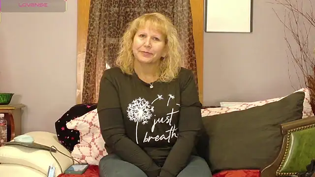 Badgirlpr2 online show from 02-01-26, 05:38