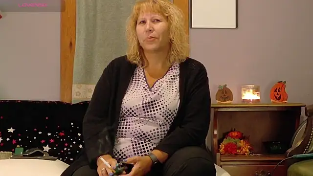 Snapshot of Badgirlpr2 chatting on 10-02-25, 03:54 Badgirlpr2 online show from 10-02-25, 03:54