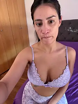 Snapshot of Putitatease chatting on 10-04-25, 03:24 Putitatease online show from 10-04-25, 03:24