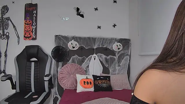 Snapshot of AmandaBrooks_18 chatting on 10-15-25, 01:26 AmandaBrooks 18 online show from 10-15-25, 01:26