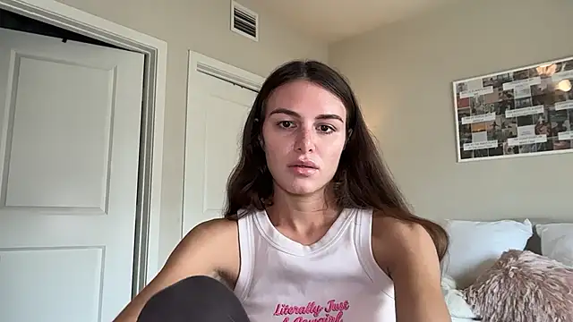 graciesmith27 online show from 06-24-26, 07:01