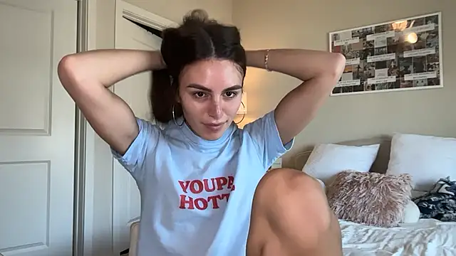 graciesmith27 online show from 05-19-26, 06:26